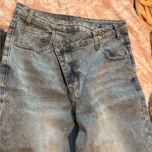 Commense High-Rise Light Blue Washed Jeans